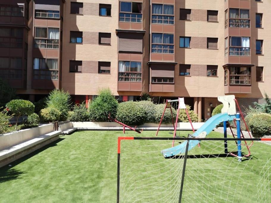 Madrid Wanda Aeropuerto Ifema Plenilunio Dy Apartment ภายนอก รูปภาพ
